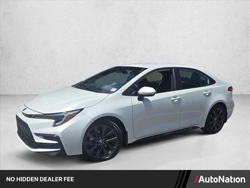 Used 2026 Toyota Corolla SE FWD image 1