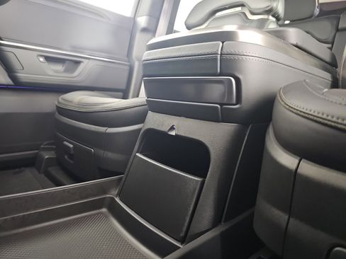 Used 2025 Rivian R1S Adventure image 31