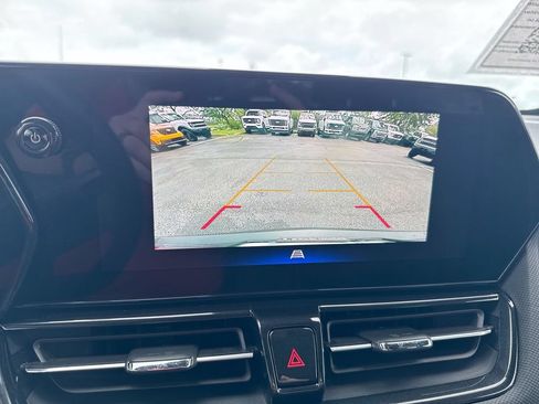 Used 2025 Chevrolet TrailBlazer RS w/ Convenience Package FWD image 18