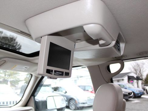 Used 2005 Chevrolet Suburban 2500 LT w/ Preferred Equipment Group image 18