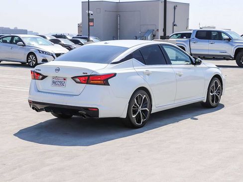 Used 2023 Nissan Altima 2.5 SR FWD image 6