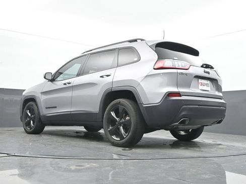 Used 2019 Jeep Cherokee Latitude Plus FWD image 29