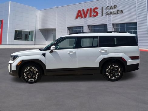 Used 2025 Hyundai Santa Fe SEL FWD image 10