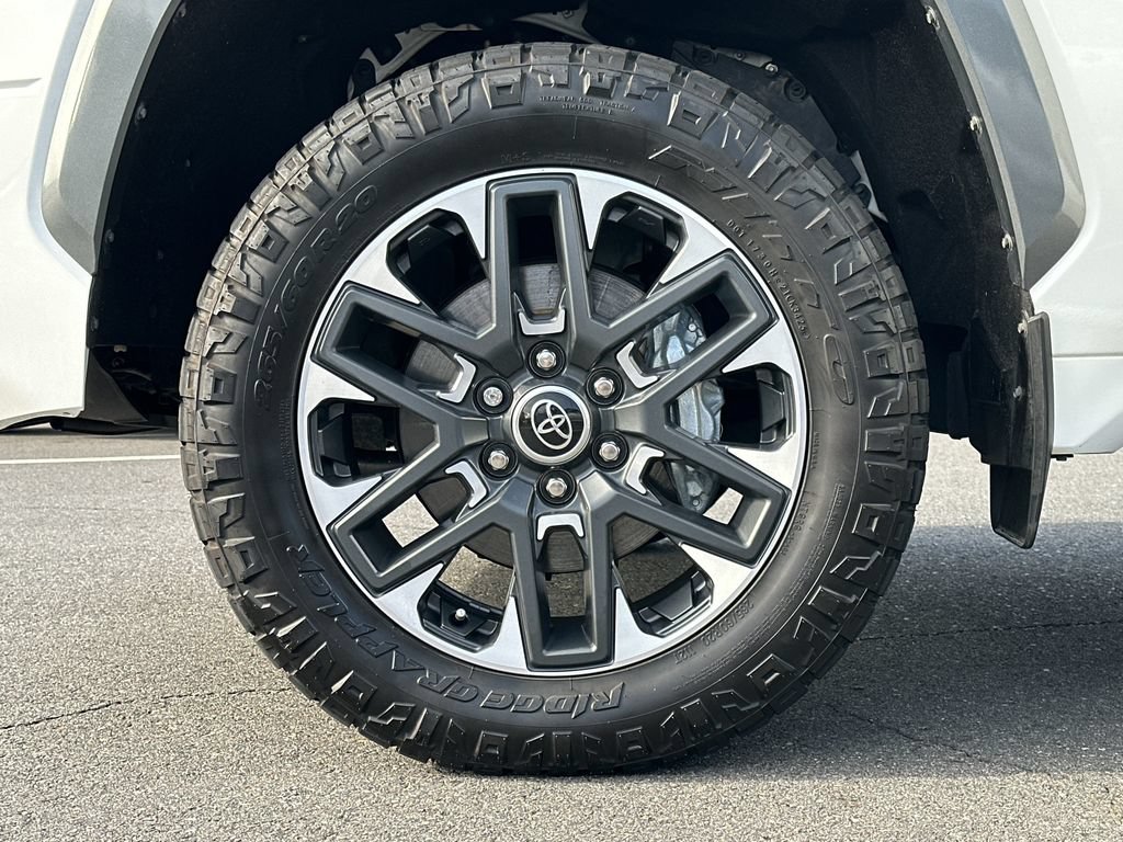 Used 2023 Toyota Tundra Limited AWD/4WD image 16