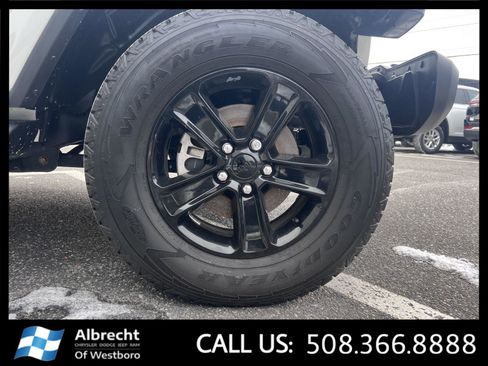 Used 2021 Jeep Wrangler Unlimited Sahara image 29