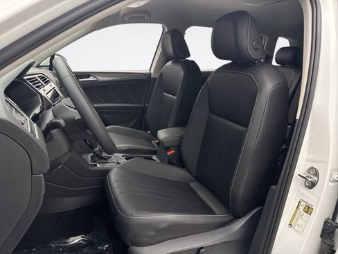Used 2023 Volkswagen Tiguan SE AWD/4WD image 11