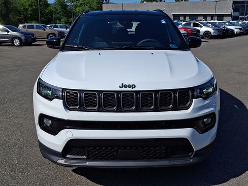 Used 2026 Jeep Compass Limited AWD/4WD image 2