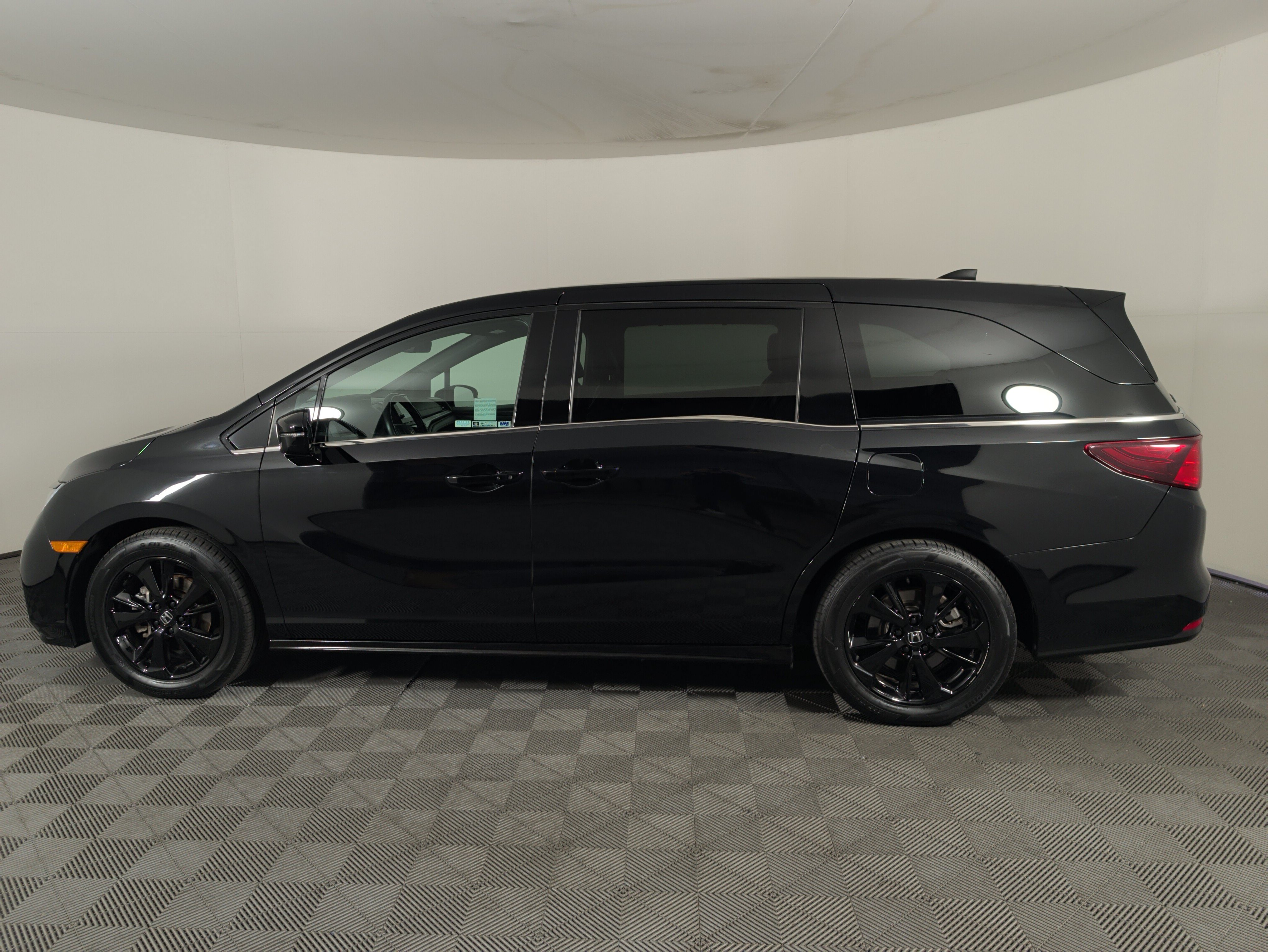 Certified 2023 Honda Odyssey Sport image 7