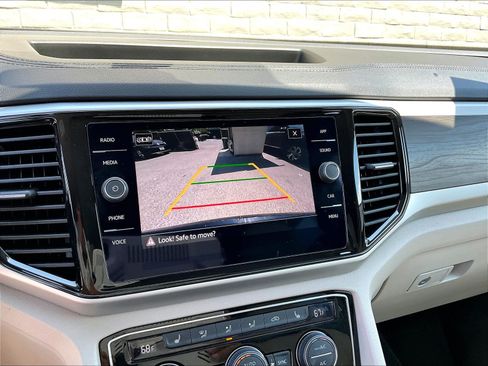 Certified 2023 Volkswagen Atlas SE FWD image 21