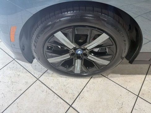 Used 2022 BMW iX xDrive50 w/ Premium Package image 7