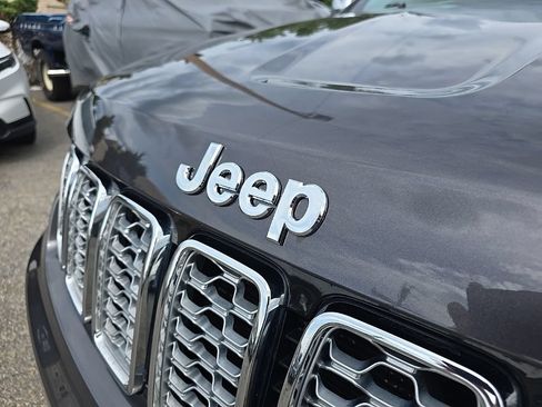 Used 2017 Jeep Grand Cherokee Summit AWD/4WD image 5