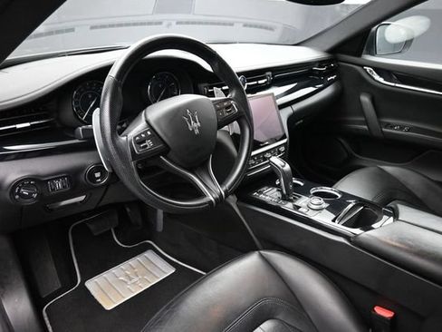 Used 2022 Maserati Quattroporte Modena Q4 AWD/4WD image 5