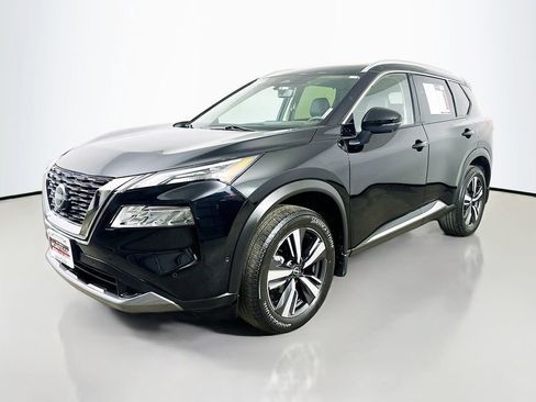 Used 2023 Nissan Rogue SL w/ SL Premium Package image 3