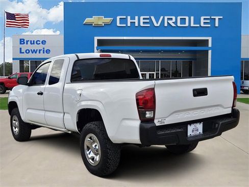 Used 2020 Toyota Tacoma SR image 4