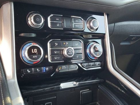 Used 2023 GMC Yukon Denali w/ Denali Reserve Package image 22