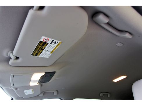 Certified 2024 Nissan Rogue SV FWD image 29
