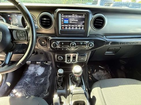 Used 2021 Jeep Wrangler Sport AWD/4WD image 14