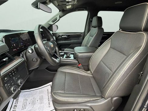 Certified 2025 Chevrolet Suburban Premier AWD/4WD image 17