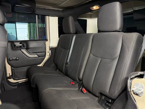 Used 2016 Jeep Wrangler Unlimited Sport w/ Connectivity Group image 15