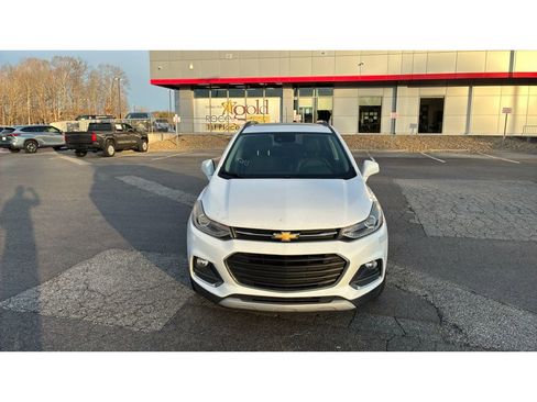 Used 2018 Chevrolet Trax Premier image 2