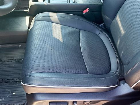 Used 2025 Honda Odyssey Elite image 19