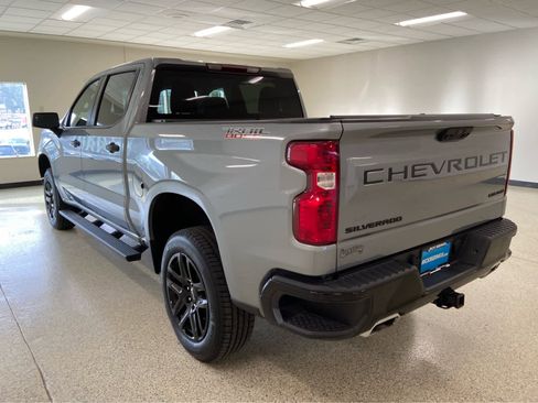 Used 2024 Chevrolet Silverado 1500 Custom Trail Boss w/ LPO, Dark Essentials Package image 8