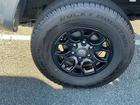 Used 2021 Toyota Tacoma SR5 image 8