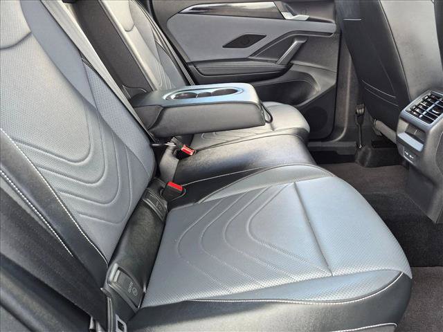 Used 2025 Volkswagen Tiguan SE FWD image 18