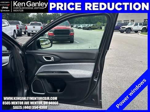 Used 2023 Jeep Compass Latitude AWD/4WD image 26