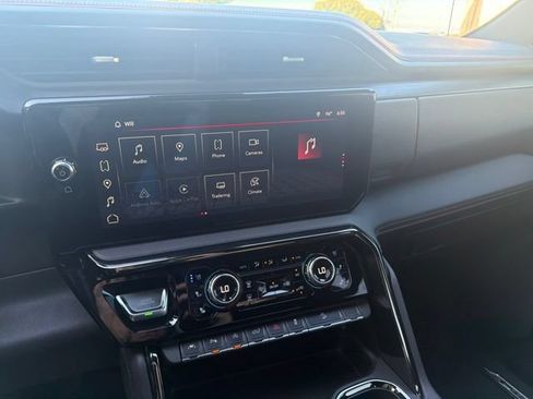 Used 2023 GMC Sierra 1500 AT4 AWD/4WD image 16