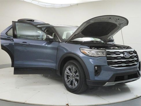 New 2026 Ford Explorer Active w/ Active Comfort Package image 10