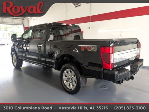 Used 2022 Ford F250 Platinum AWD/4WD image 2