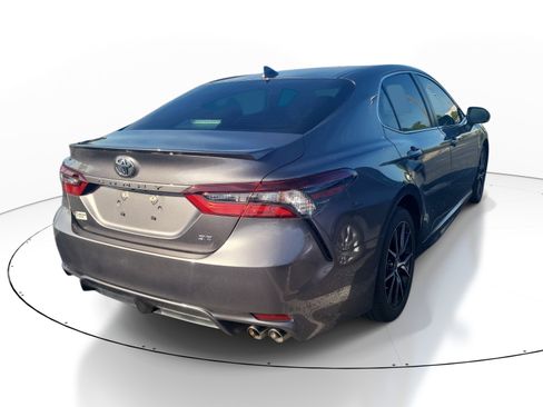 Used 2023 Toyota Camry SE FWD image 7
