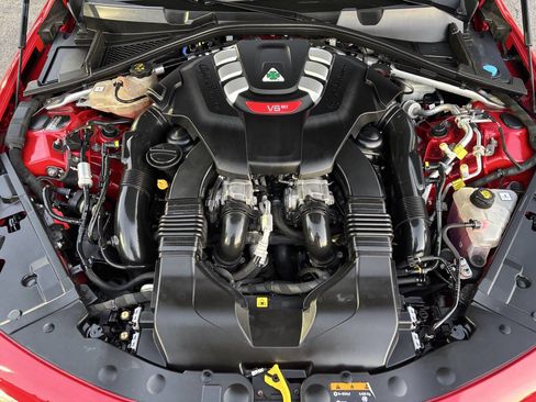 Used 2018 Alfa Romeo Giulia Quadrifoglio w/ Driver Assist Dynamic Package image 26