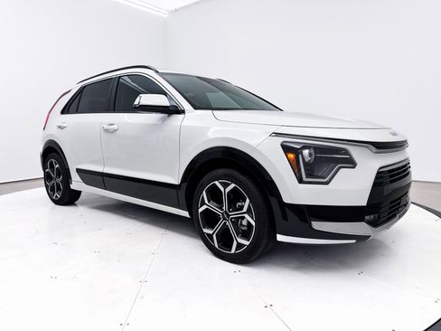 Certified 2024 Kia Niro EX Touring image 11