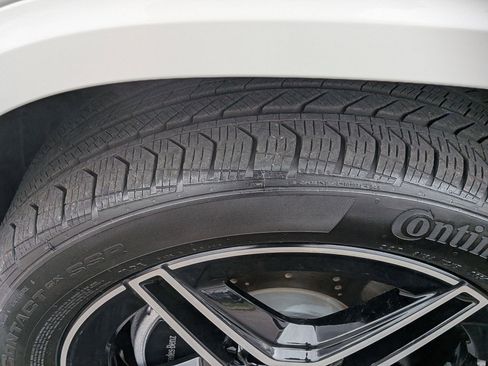 Certified 2025 Mercedes-Benz GLA 250 4MATIC image 11