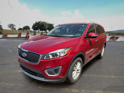 Used 2016 Kia Sorento FWD image 5