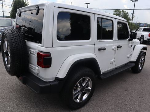 Used 2020 Jeep Wrangler Unlimited Sahara AWD/4WD image 7