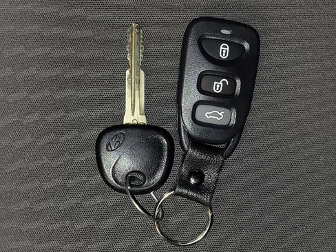 Used 2015 Hyundai Elantra SE w/ Option Group 02 FWD image 32