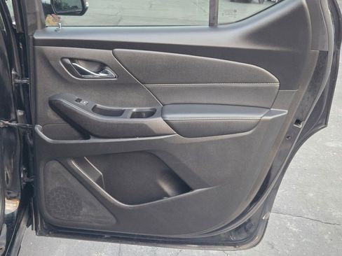 Certified 2022 Chevrolet Traverse Premier w/ Redline Edition image 9