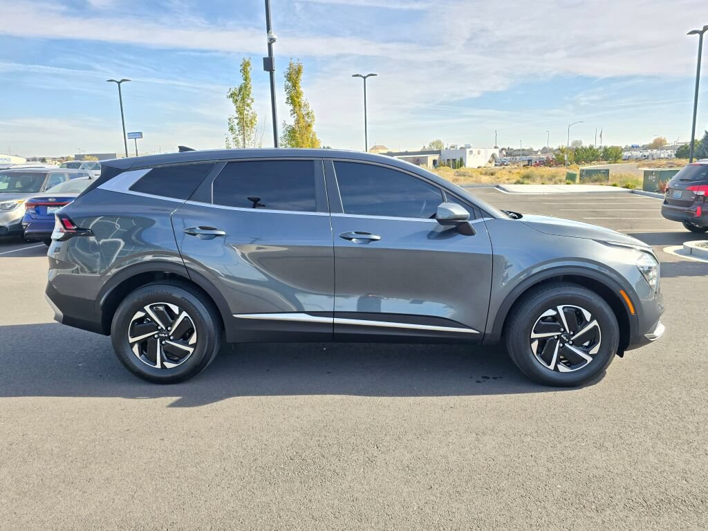 Used 2025 Kia Sportage LX AWD/4WD image 7