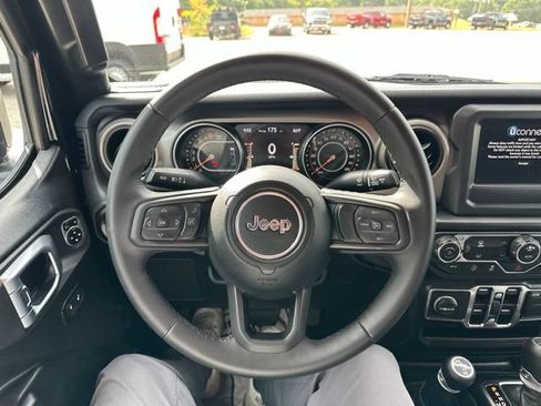 Used 2020 Jeep Gladiator Sport w/ Quick Order Package 24S AWD/4WD image 12