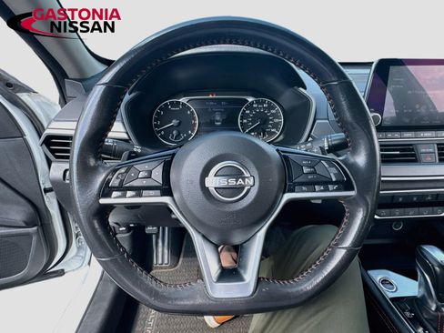 Used 2024 Nissan Altima 2.5 SR FWD image 13