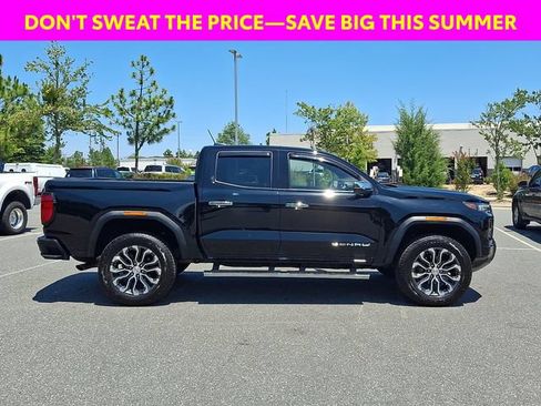 Used 2024 GMC Canyon Denali AWD/4WD image 9