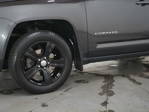 Used 2016 Jeep Compass High Altitude AWD/4WD image 30