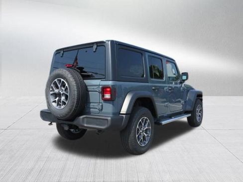 Used 2025 Jeep Wrangler Unlimited Sport AWD/4WD image 3