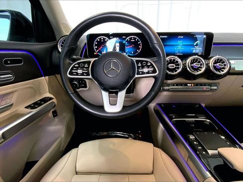 Used 2021 Mercedes-Benz GLB 250 GLB 250 image 4