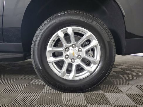 New 2026 Chevrolet Suburban LT image 30