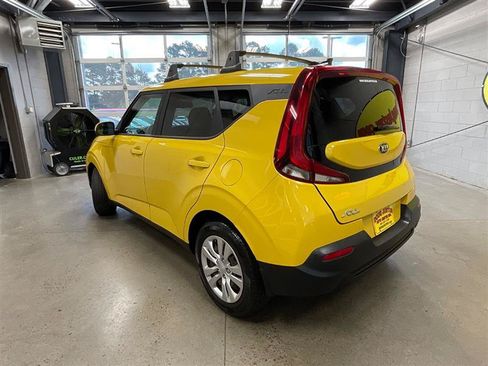 Used 2020 Kia Soul LX FWD image 3