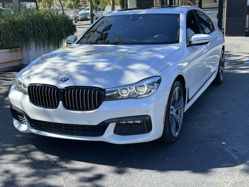 Used 2018 BMW 740i RWD image 4